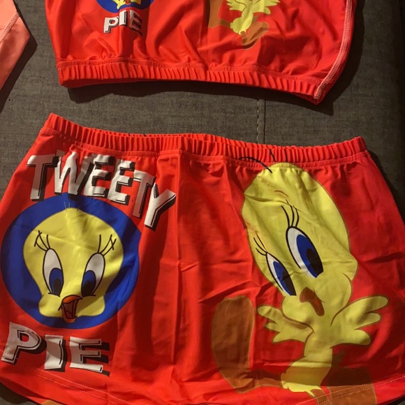 Two pieces - Picture 4 of 5